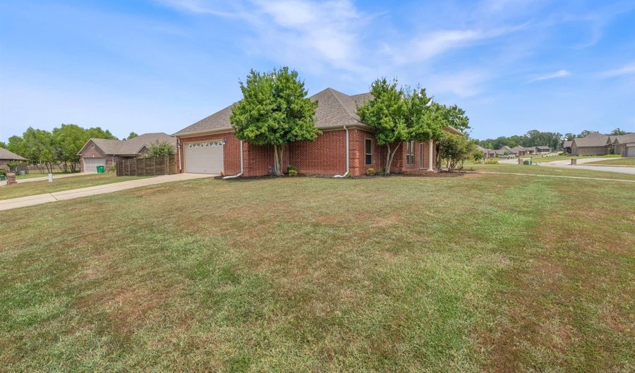 164 Crystal Lake Rd, Austin, AR 72007 - 4 Beds, 3 Bath