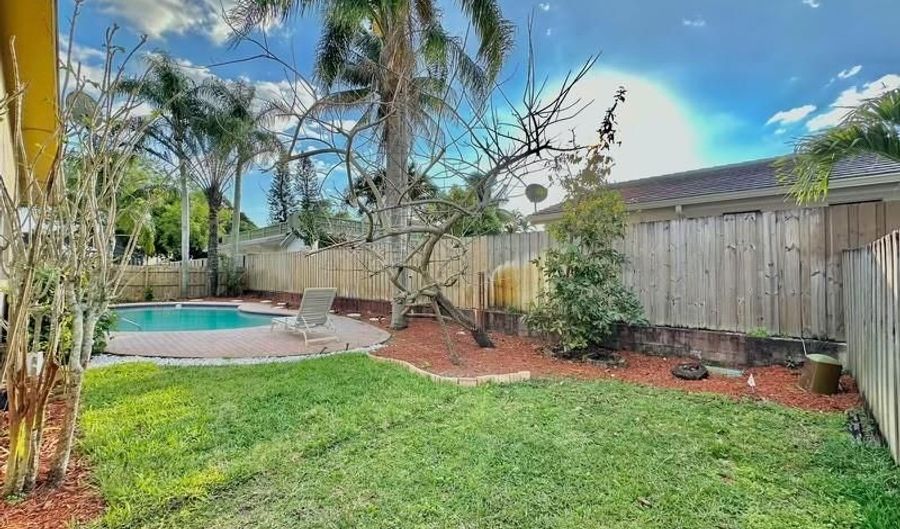 5007 SW 105th Ave, Cooper City, FL 33328 - 3 Beds, 2 Bath
