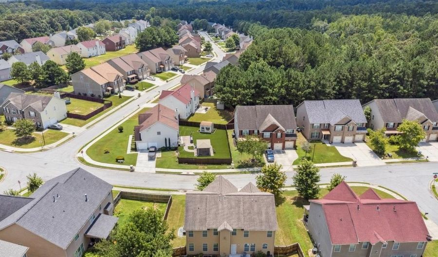 8169 Lochley, Fairburn, GA 30213 - 5 Beds, 3 Bath