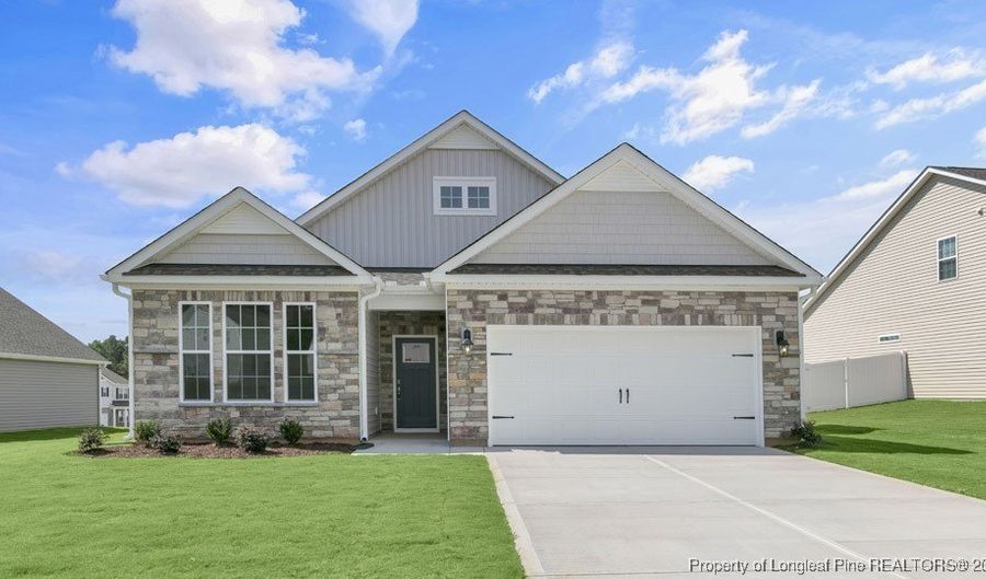 742 Lazy Elm Ln, Aberdeen, NC 28315 - 3 Beds, 3 Bath