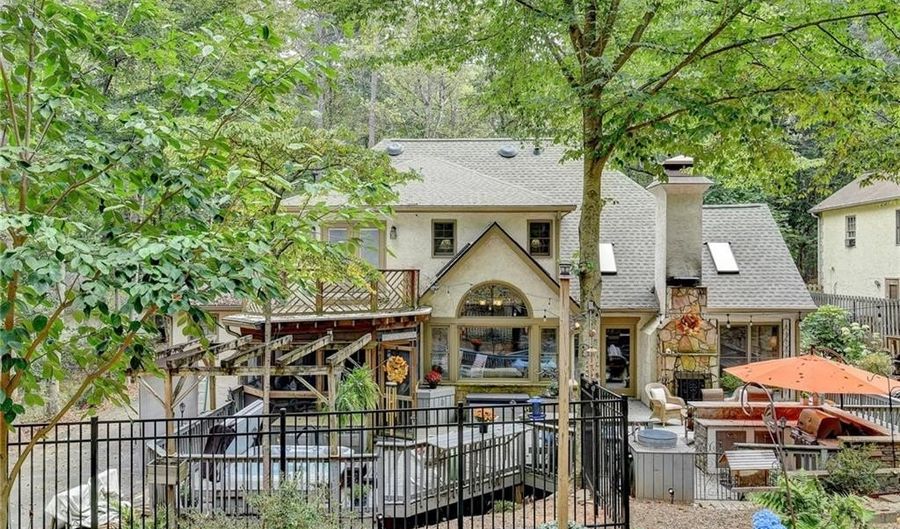 4006 N Berkeley Lake Rd NW, Berkeley Lake, GA 30096 - 5 Beds, 4 Bath