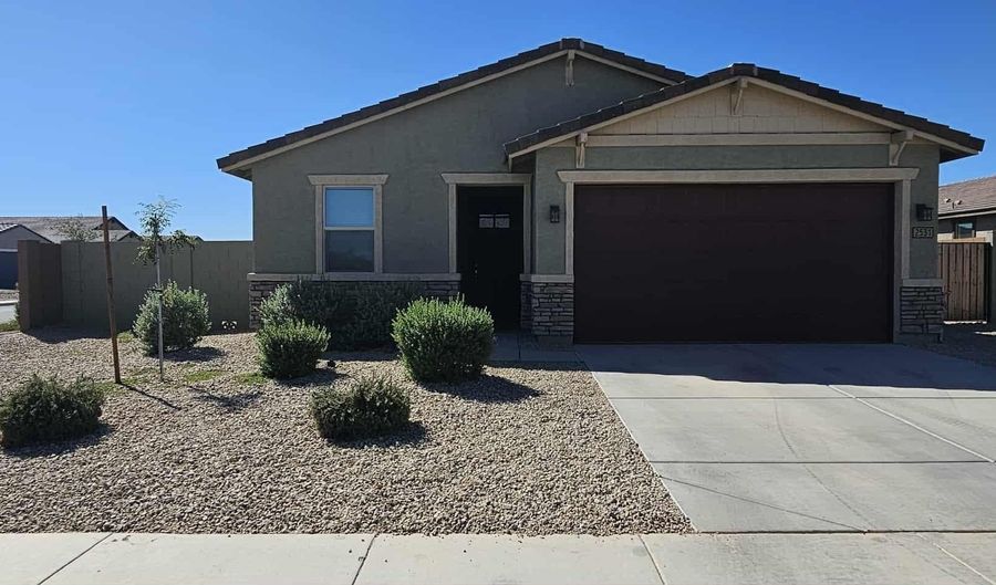 2531 E SAN MIGUEL Dr, Casa Grande, AZ 85194 - 4 Beds, 2 Bath