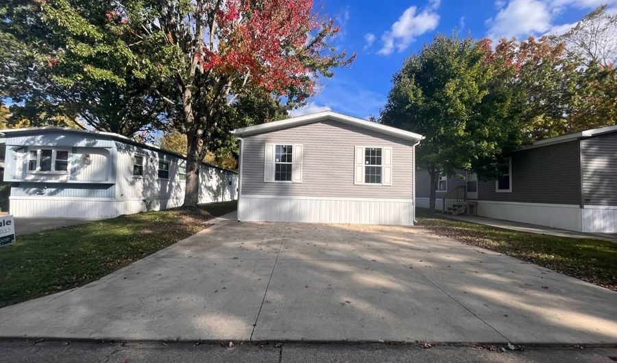 286 Westwoods 286, Amherst, OH 44001 - 4 Beds, 2 Bath