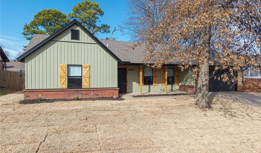 2300 Pine Ln, Barling, AR 72923 - 3 Beds, 2 Bath