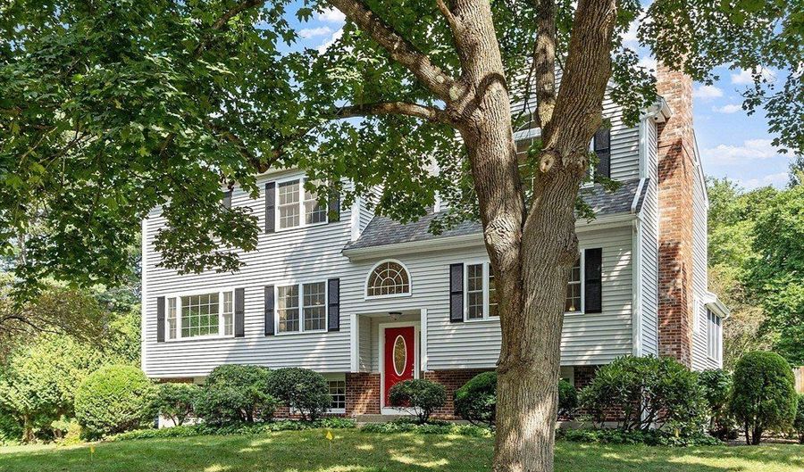 16 Patriots Rd, Acton, MA 01720 - 4 Beds, 5 Bath
