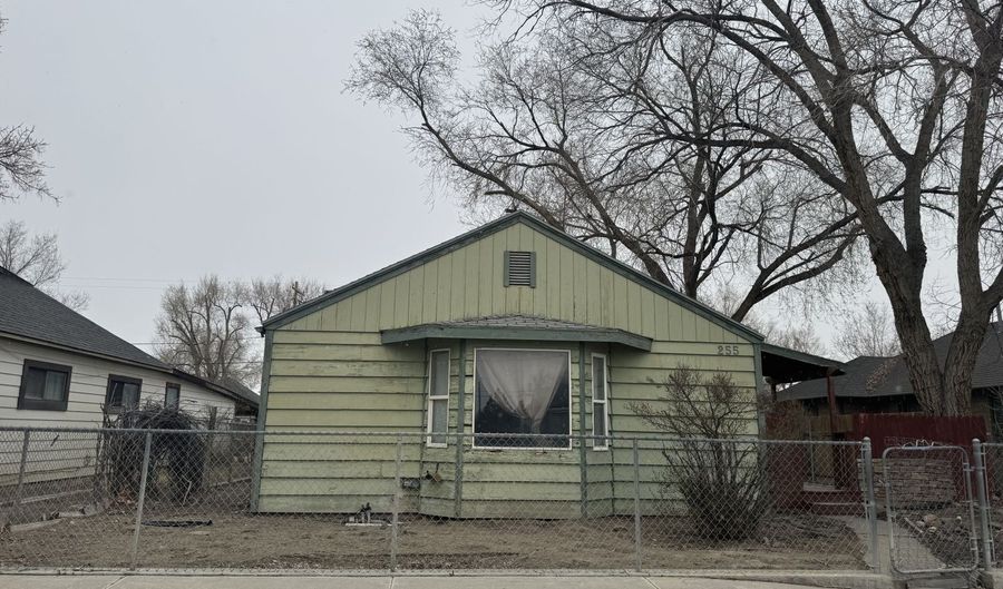 255 W 3rd St, Battle Mountain, NV 89820 - 2 Beds, 1 Bath