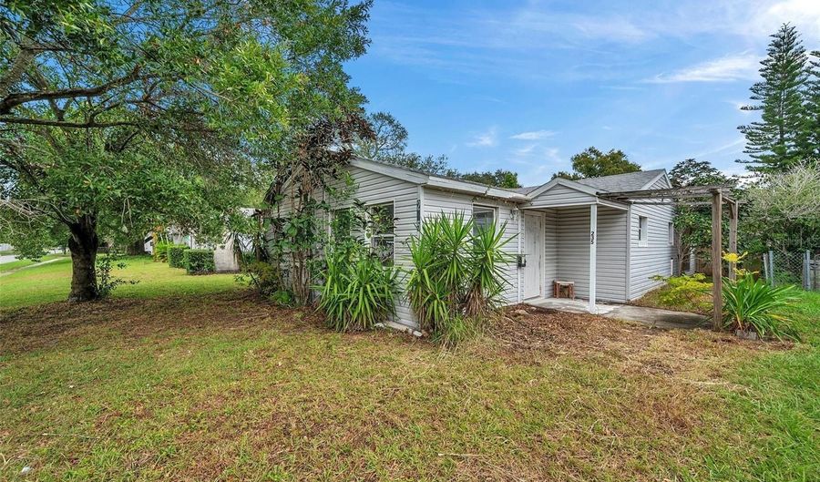 235 MCKEAN St, Auburndale, FL 33823 - 3 Beds, 3 Bath