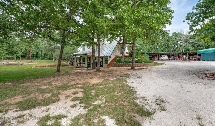 163 Private Road 1613, Alvord, TX 76225 - 3 Beds, 2 Bath