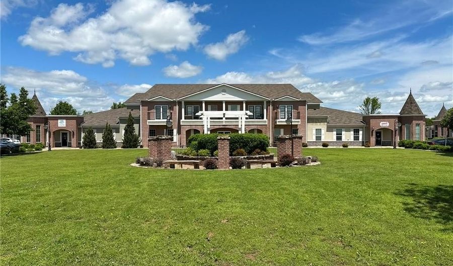 111 SE 22nd St 21, Bentonville, AR 72712 - 1 Beds, 1 Bath