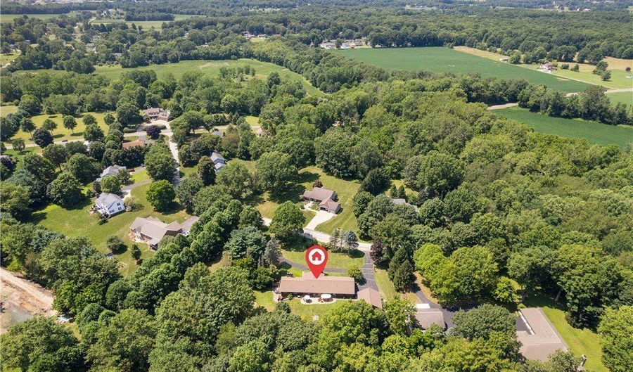 12980 Robinwood St NE, Alliance, OH 44601 - 5 Beds, 3 Bath