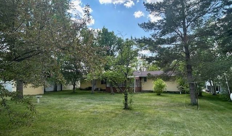 1033 Elm St, Bottineau, ND 58318 - 3 Beds, 2 Bath