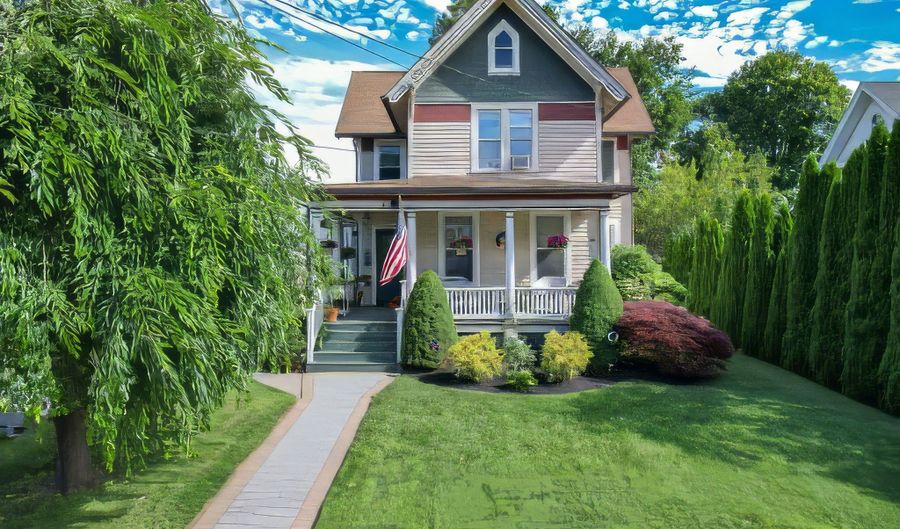 157 High St, Bristol, CT 06010 - 5 Beds, 2 Bath