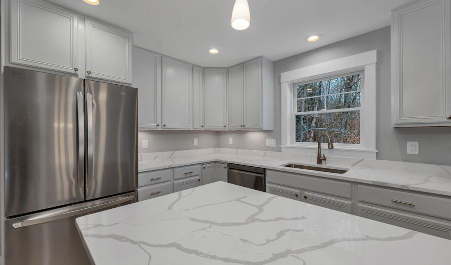 606 Alton Mountain Rd, Alton, NH 03810 - 4 Beds, 3 Bath