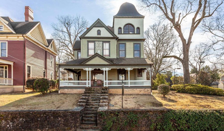 318 E 7TH St, Anniston, AL 36207 - 3 Beds, 3 Bath