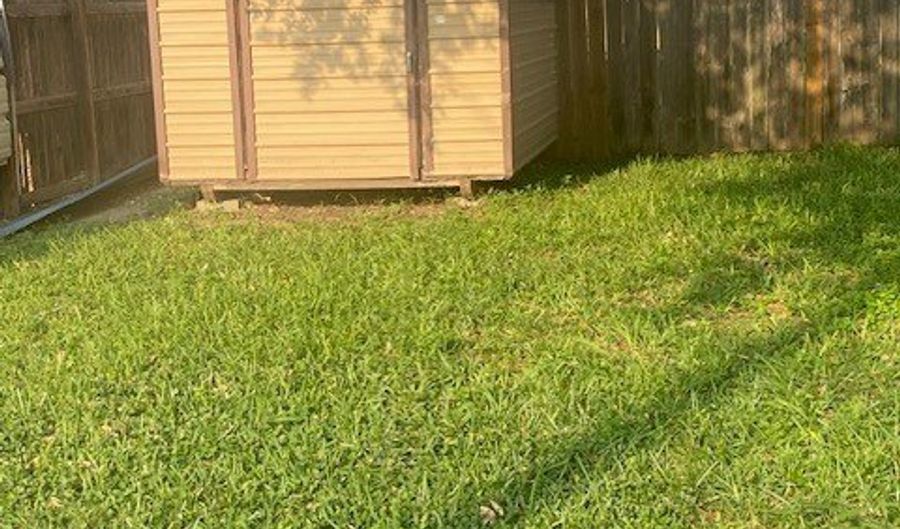 1117 Las Palmas Cir, Alice, TX 78332 - 3 Beds, 2 Bath