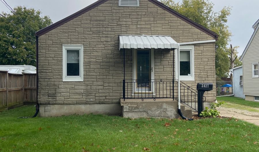 2827 2nd St, Peru, IL 61354 - 2 Beds, 1 Bath