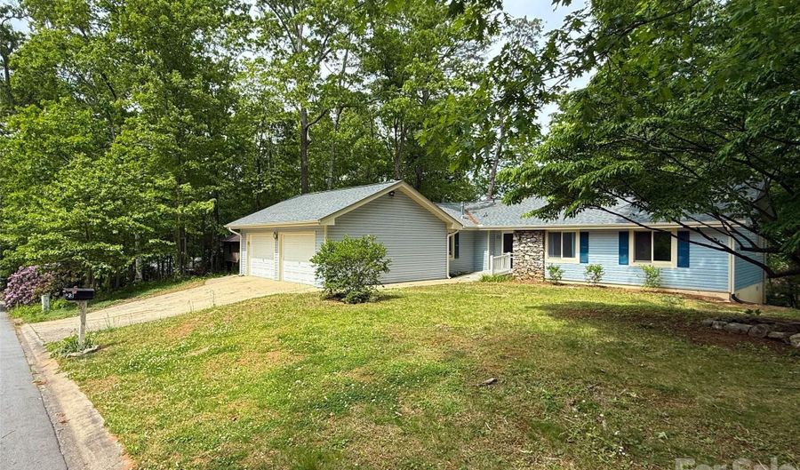 23 Muirfield Dr, Arden, NC 28704 - 3 Beds, 2 Bath