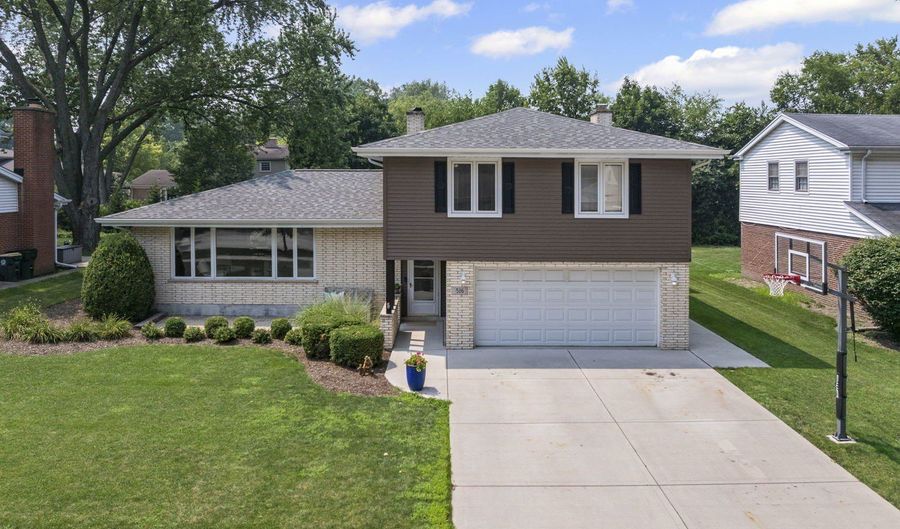 516 S Patton Ave, Arlington Heights, IL 60005 - 4 Beds, 3 Bath