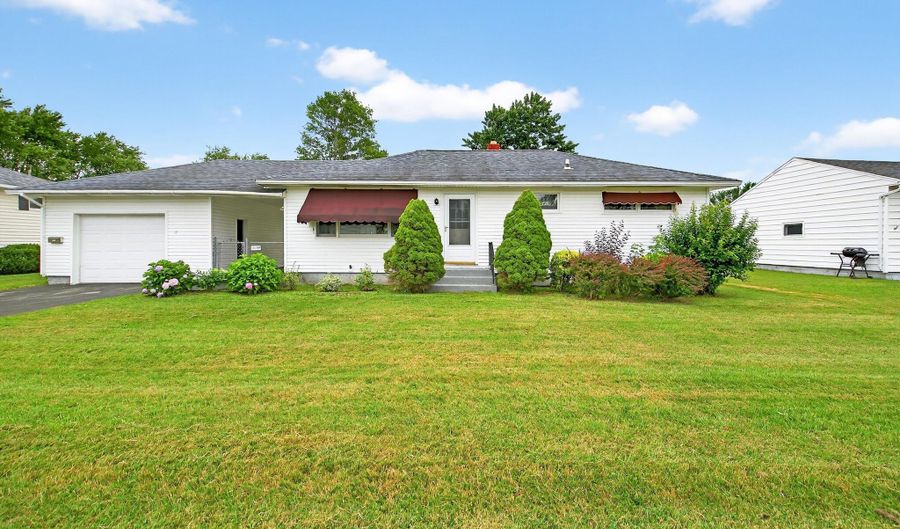 11 Peter Ln, Amsterdam, NY 12010 - 3 Beds, 1 Bath
