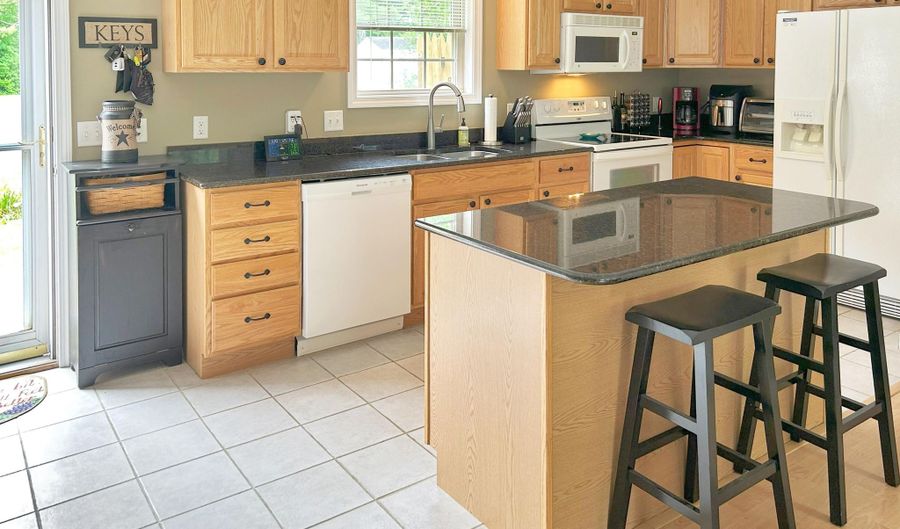 1016 State St, Bangor, ME 04401 - 2 Beds, 2 Bath