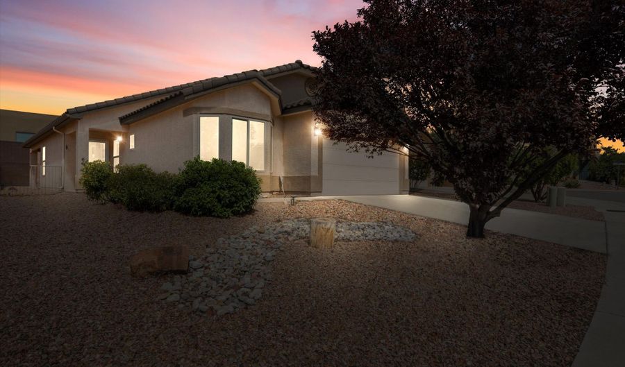 905 CRISTANOS Dr, Bernalillo, NM 87004 - 3 Beds, 2 Bath