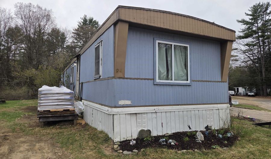 94 Sunset Cir, Campton, NH 03223 - 3 Beds, 1 Bath