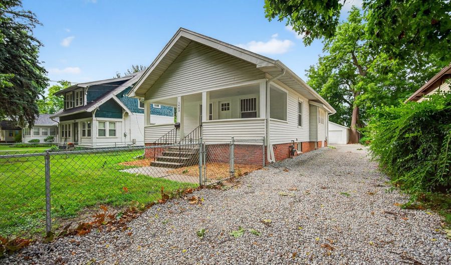 1443 Wilson Ave, Des Moines, IA 50316 - 2 Beds, 1 Bath