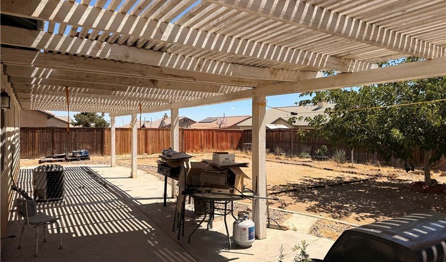 15205 Stone, Adelanto, CA 92301 - 4 Beds, 2 Bath