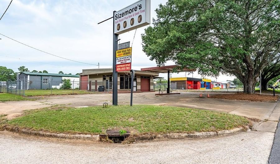 1400 W Broad Ave, Albany, GA 31701 - 0 Beds, 0 Bath