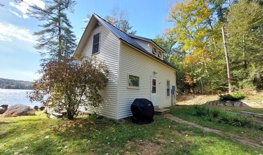 67 Giles Rd, Bridgewater, NH 03222 - 2 Beds, 2 Bath