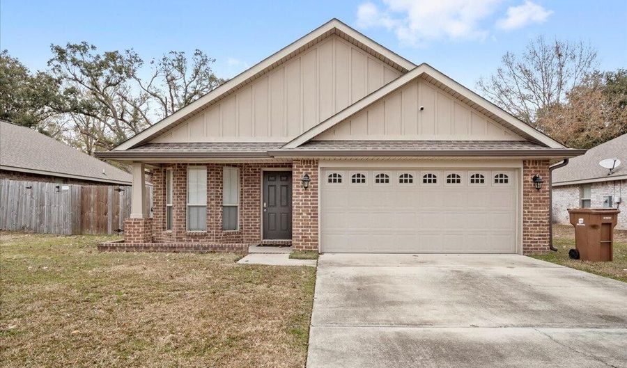 10532 Roundhill Drive Dr, Gulfport, MS 39503 - 3 Beds, 2 Bath