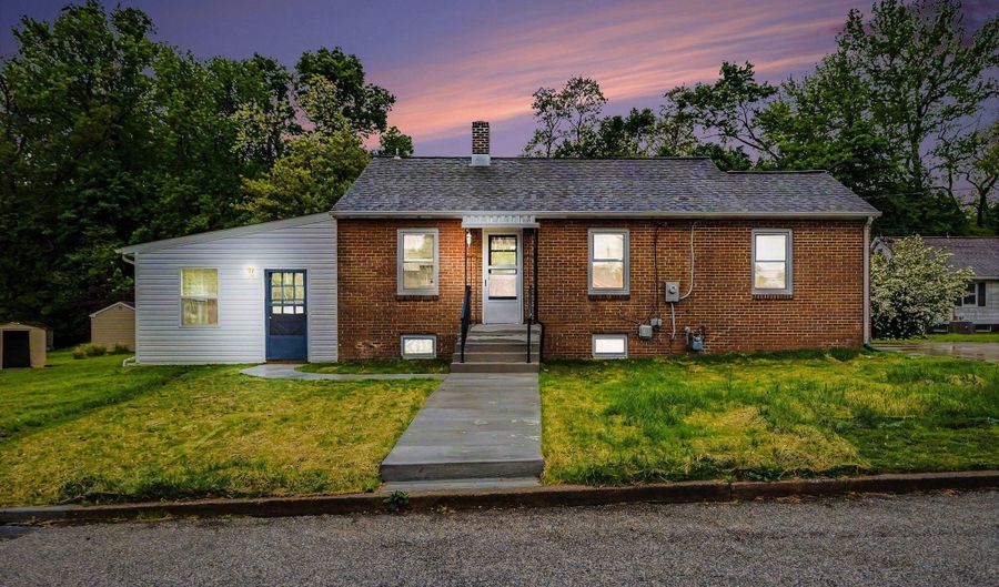 403 EDMUND St, Aberdeen, MD 21001 - 2 Beds, 2 Bath