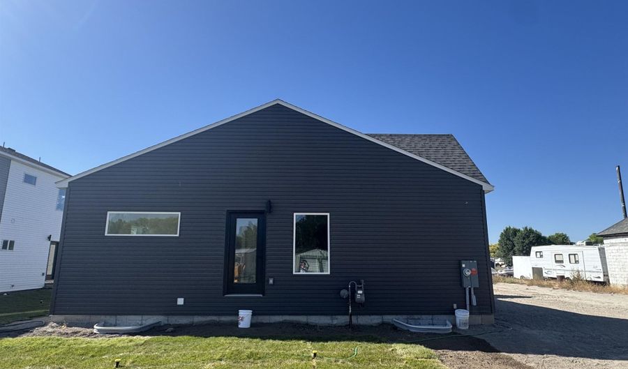 401 S Declaration Dr, Aberdeen, ID 83210 - 4 Beds, 3 Bath