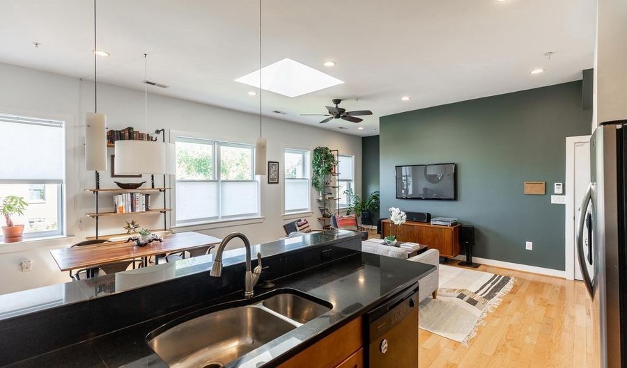 1240 4TH St NW 300, Washington, DC 20001 - 2 Beds, 2 Bath