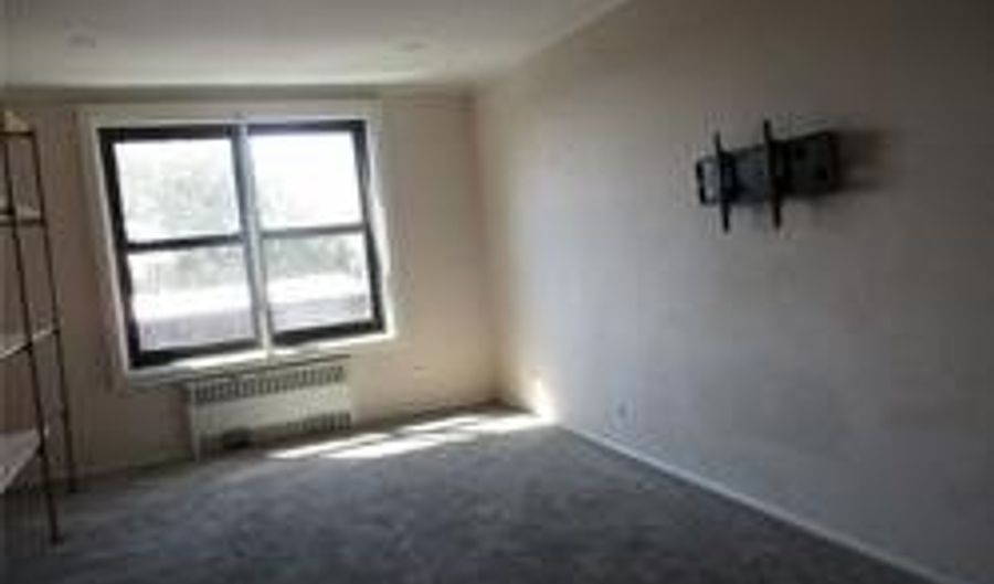 83-85 Woodhaven Blvd 2 S, Woodhaven, NY 11421 - 2 Beds, 1 Bath