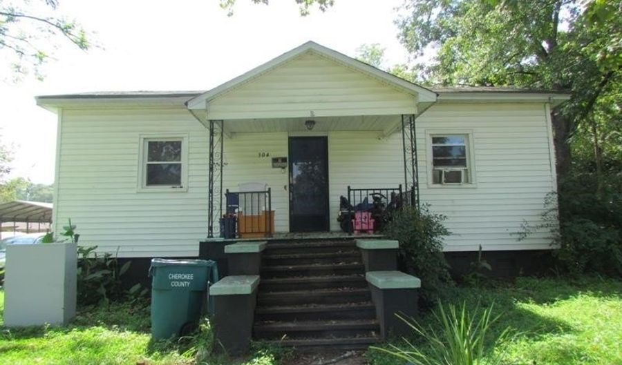 304 S Rutherford St, Blacksburg, SC 29702 - 2 Beds, 1 Bath