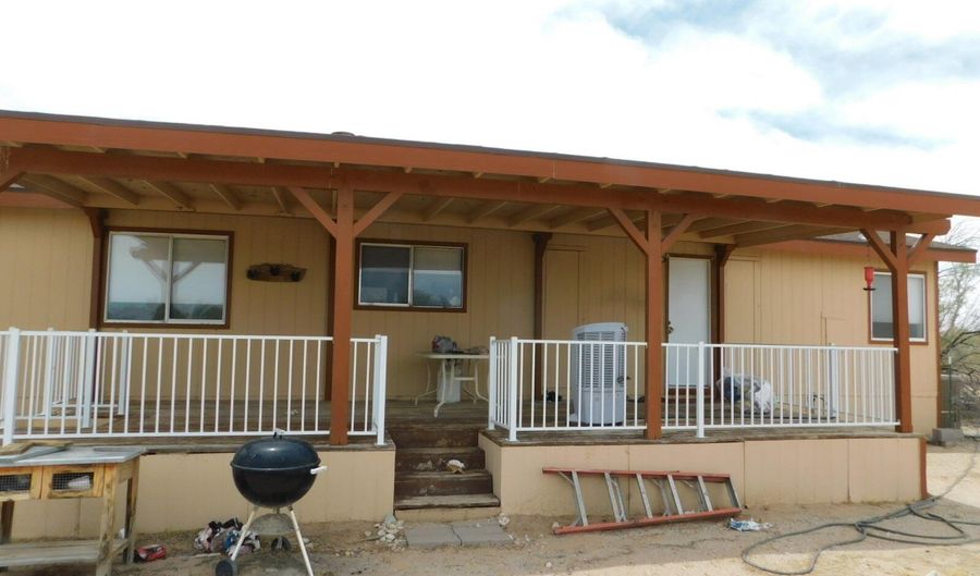 25342 Horseshoe Ln, Bouse, AZ 85325 - 3 Beds, 2 Bath