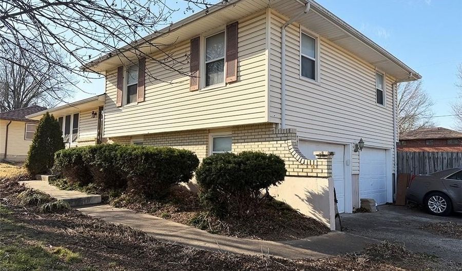 1 Hi View Ridge Dr, Archie, MO 64725 - 3 Beds, 2 Bath