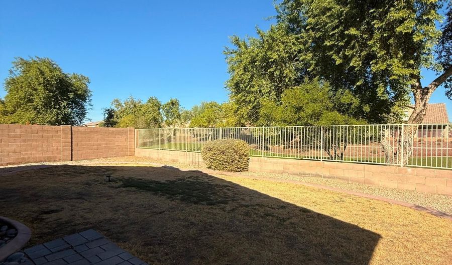 11924 W Cypress St, Avondale, AZ 85392 - 4 Beds, 2 Bath