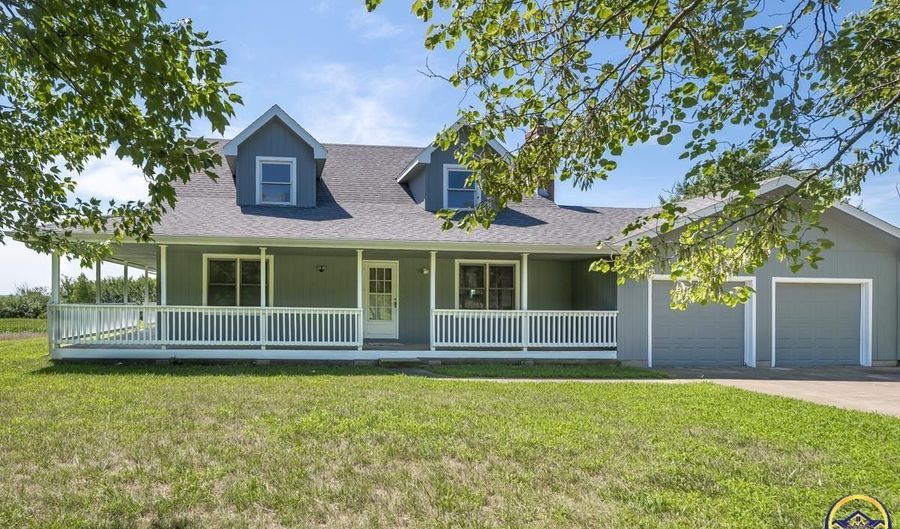 13827 SW 81st St, Auburn, KS 66402 - 3 Beds, 3 Bath