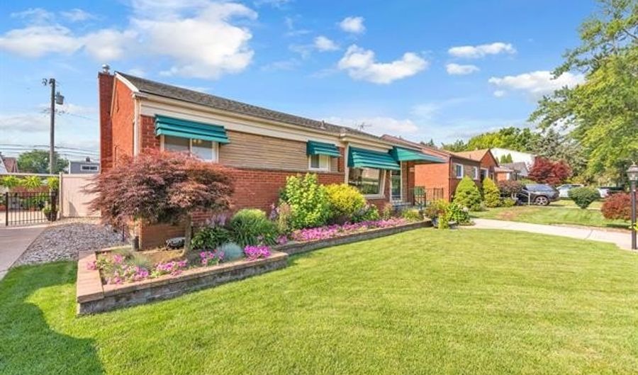 17543 Brody Ave, Allen Park, MI 48101 - 3 Beds, 2 Bath