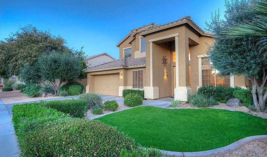 553 N KIMBERLEE Way, Chandler, AZ 85225 - 4 Beds, 3 Bath