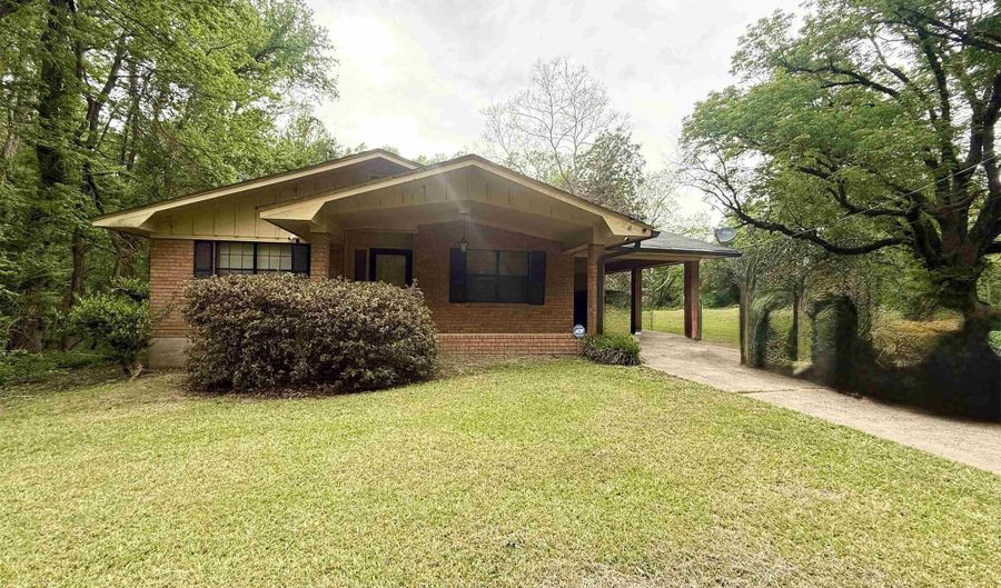 1613 BRENDLE Dr, Bastrop, LA 71220 - 2 Beds, 1 Bath