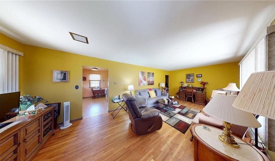 715 S 3rd Ave, Albert Lea, MN 56007 - 2 Beds, 2 Bath