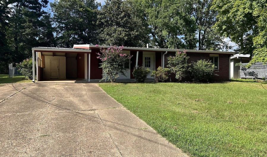 1812 Sylvia St, Arkadelphia, AR 71923 - 3 Beds, 2 Bath