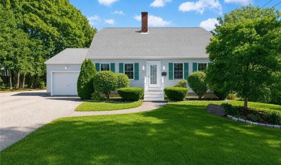 46 North Rd, Jamestown, RI 02835 - 3 Beds, 3 Bath