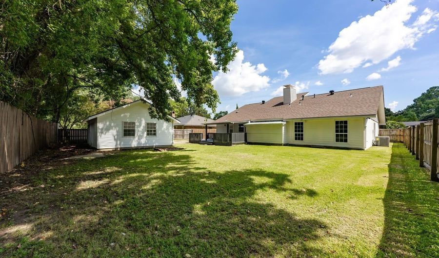 8591 Wakefield Ave, Baton Rouge, LA 70806 - 5 Beds, 2 Bath