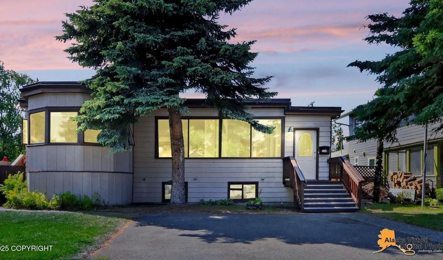 1110 F St, Anchorage, AK 99501 - 2 Beds, 3 Bath