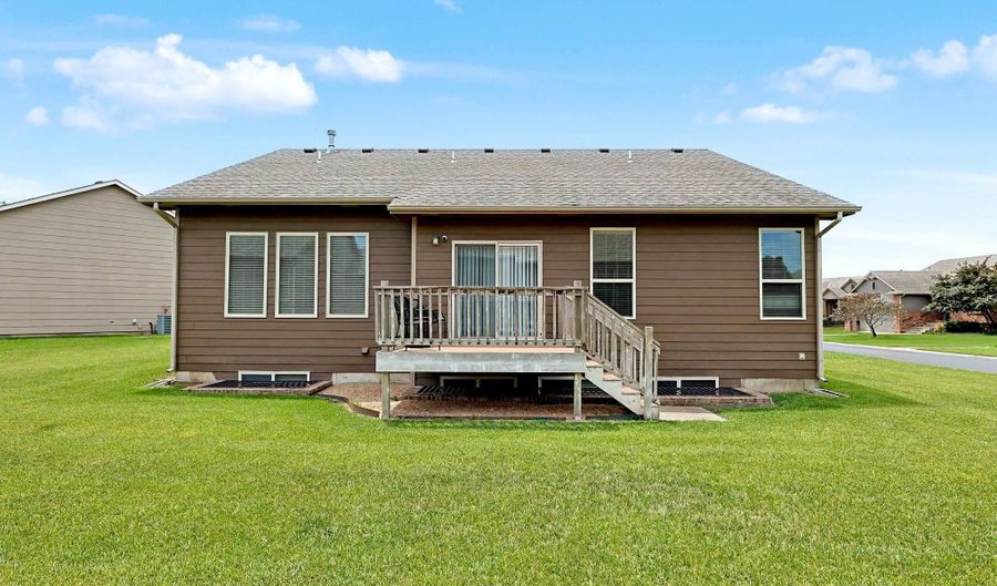933 W Threewood, Andover, KS 67002 - 4 Beds, 3 Bath