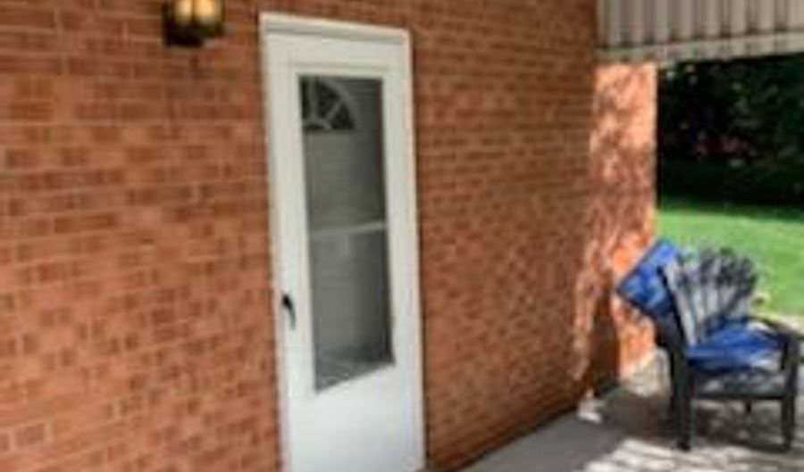 6005 BRANDON Ave, Springfield, VA 22150 - 2 Beds, 1 Bath